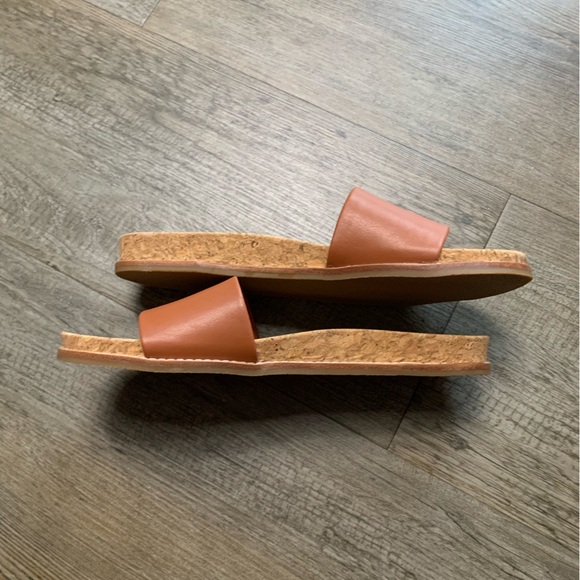 *New* Steve Madden Sandal - Picture 3 of 4